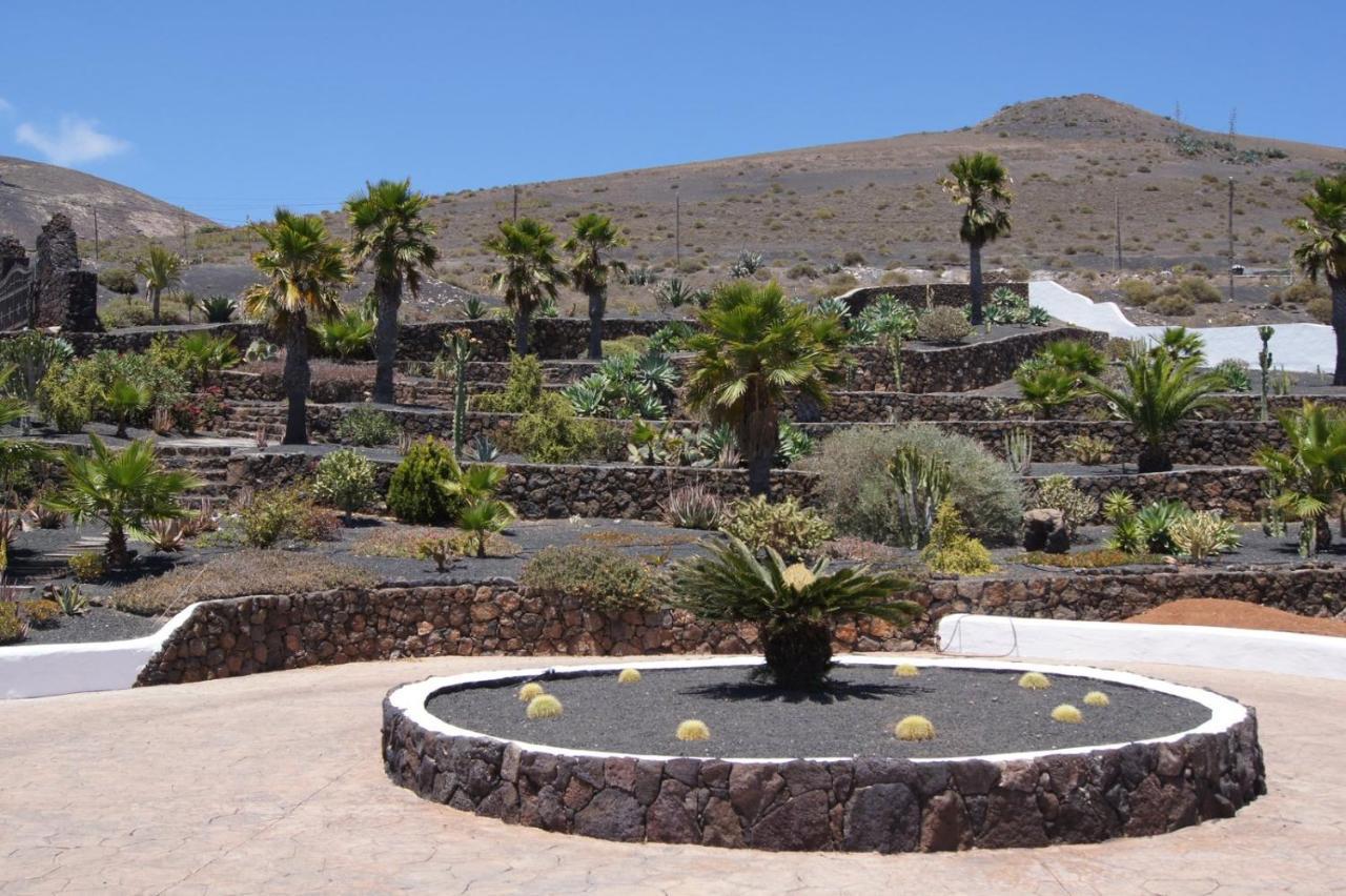 Castillo Lanzarote Villa Sophie - Luxury Villa -Sleep In A Volcanic Cave With Heated Pool Тіас Екстер'єр фото