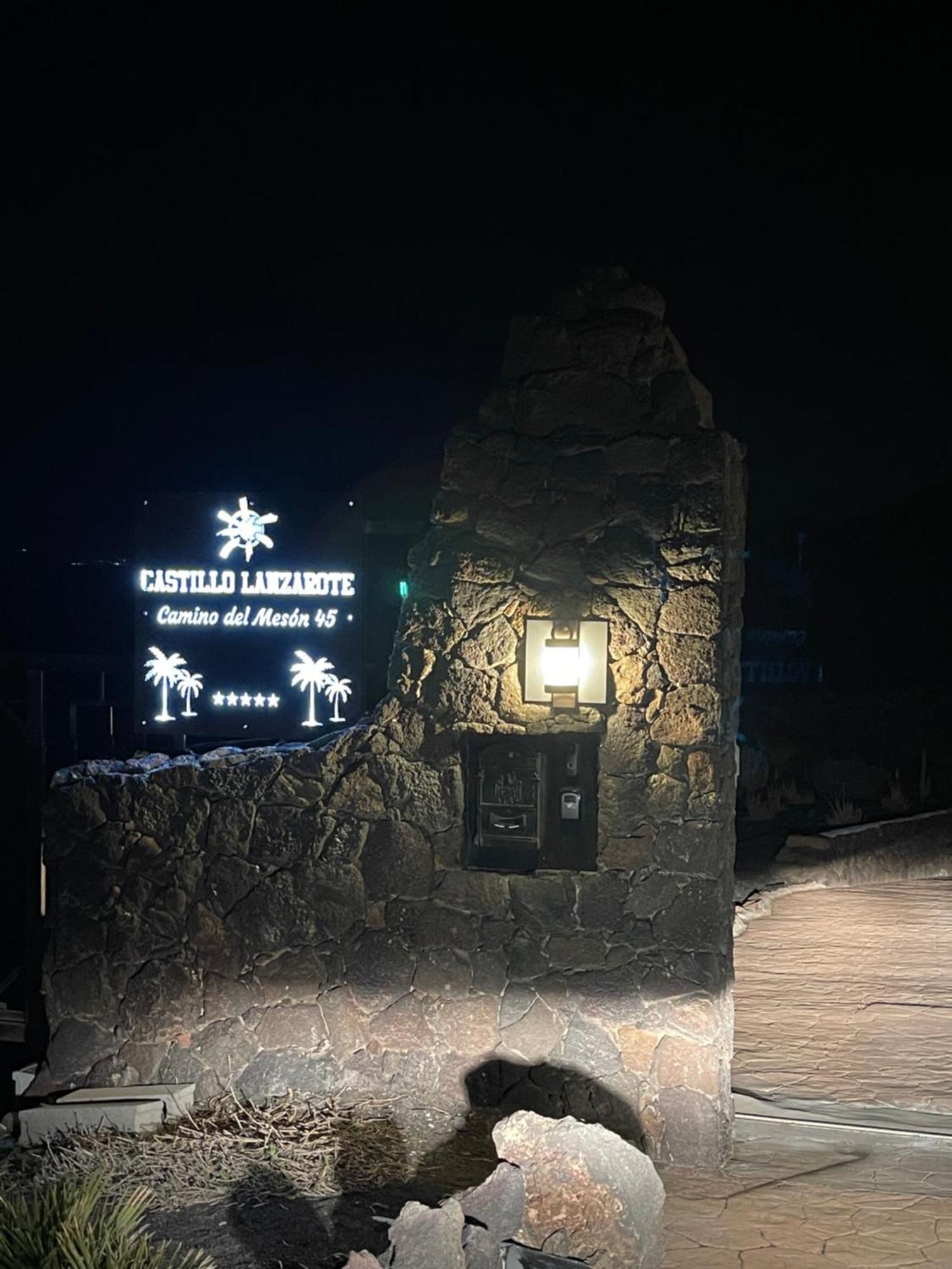 Castillo Lanzarote Villa Sophie - Luxury Villa -Sleep In A Volcanic Cave With Heated Pool Тіас Екстер'єр фото