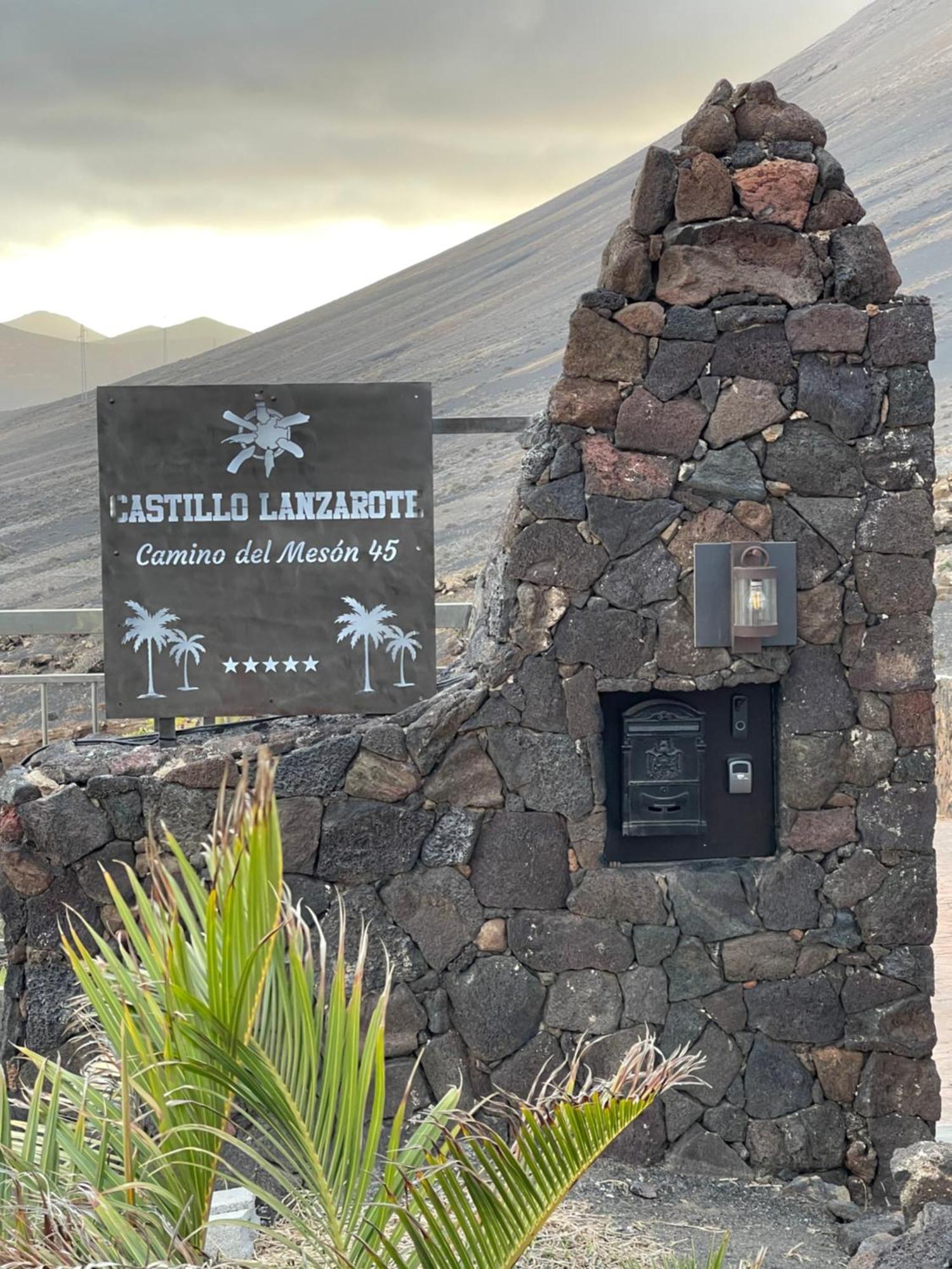 Castillo Lanzarote Villa Sophie - Luxury Villa -Sleep In A Volcanic Cave With Heated Pool Тіас Екстер'єр фото