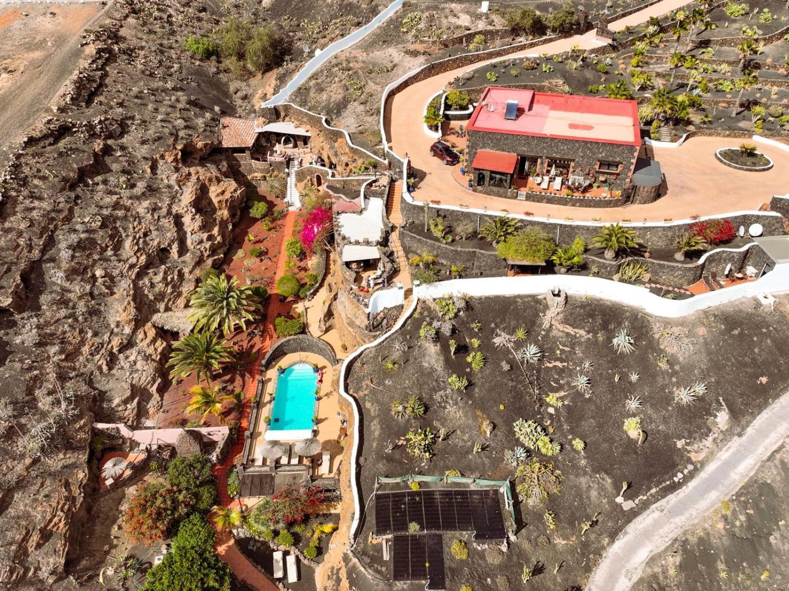 Castillo Lanzarote Villa Sophie - Luxury Villa -Sleep In A Volcanic Cave With Heated Pool Тіас Екстер'єр фото