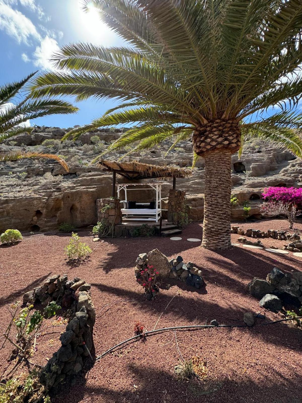 Castillo Lanzarote Villa Sophie - Luxury Villa -Sleep In A Volcanic Cave With Heated Pool Тіас Екстер'єр фото