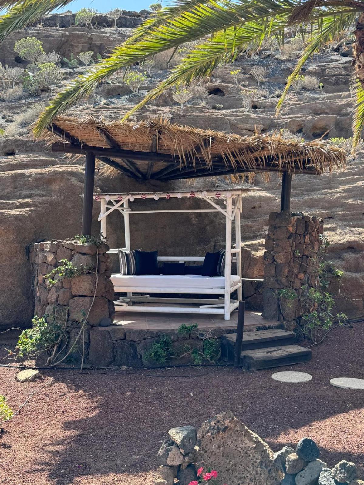 Castillo Lanzarote Villa Sophie - Luxury Villa -Sleep In A Volcanic Cave With Heated Pool Тіас Екстер'єр фото