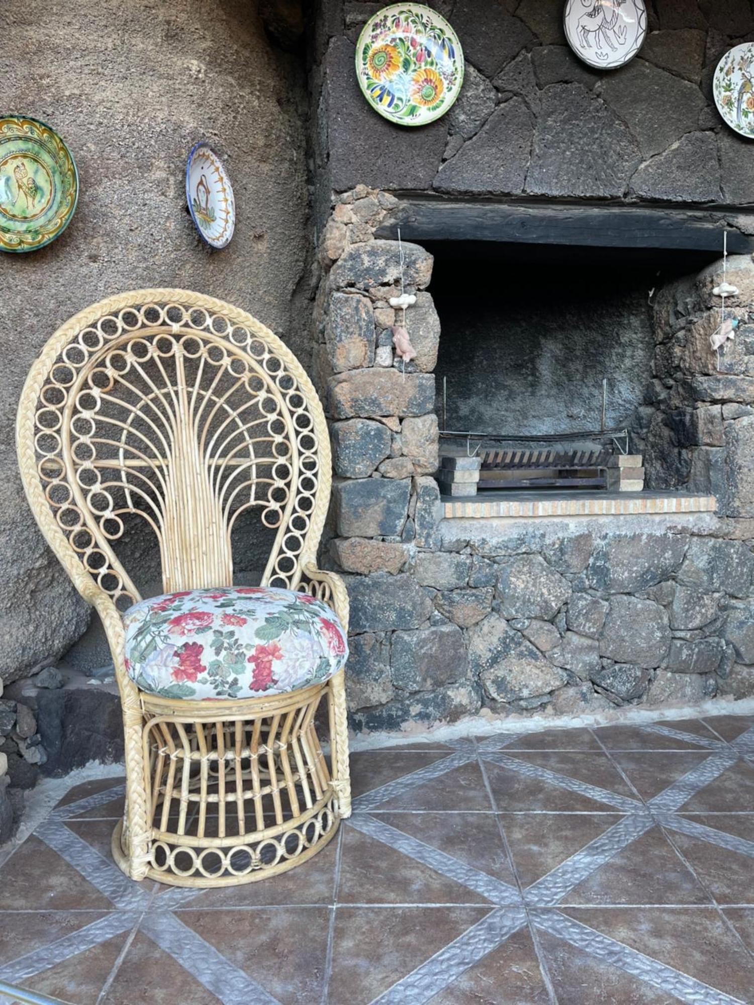 Castillo Lanzarote Villa Sophie - Luxury Villa -Sleep In A Volcanic Cave With Heated Pool Тіас Екстер'єр фото