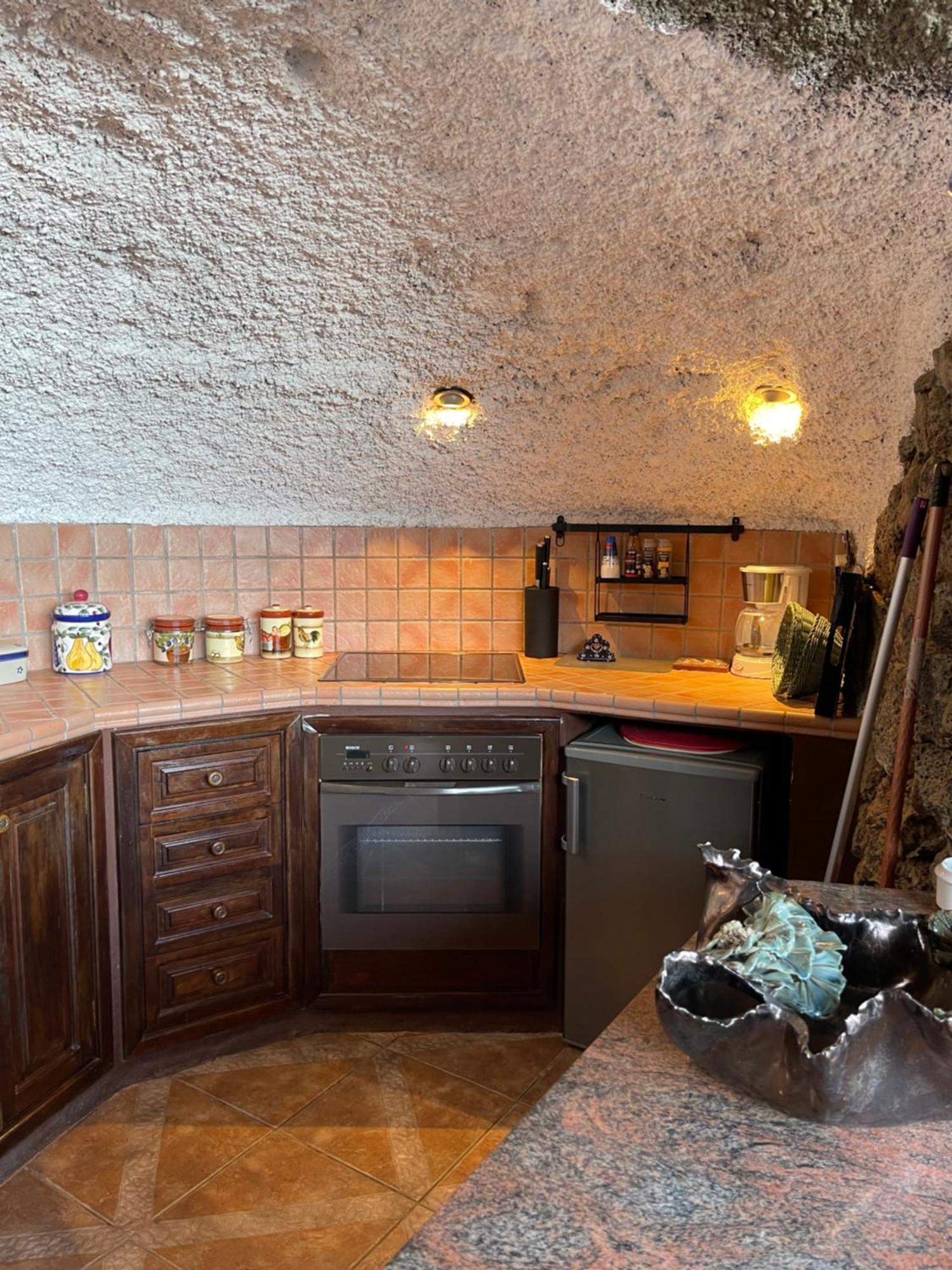 Castillo Lanzarote Villa Sophie - Luxury Villa -Sleep In A Volcanic Cave With Heated Pool Тіас Екстер'єр фото