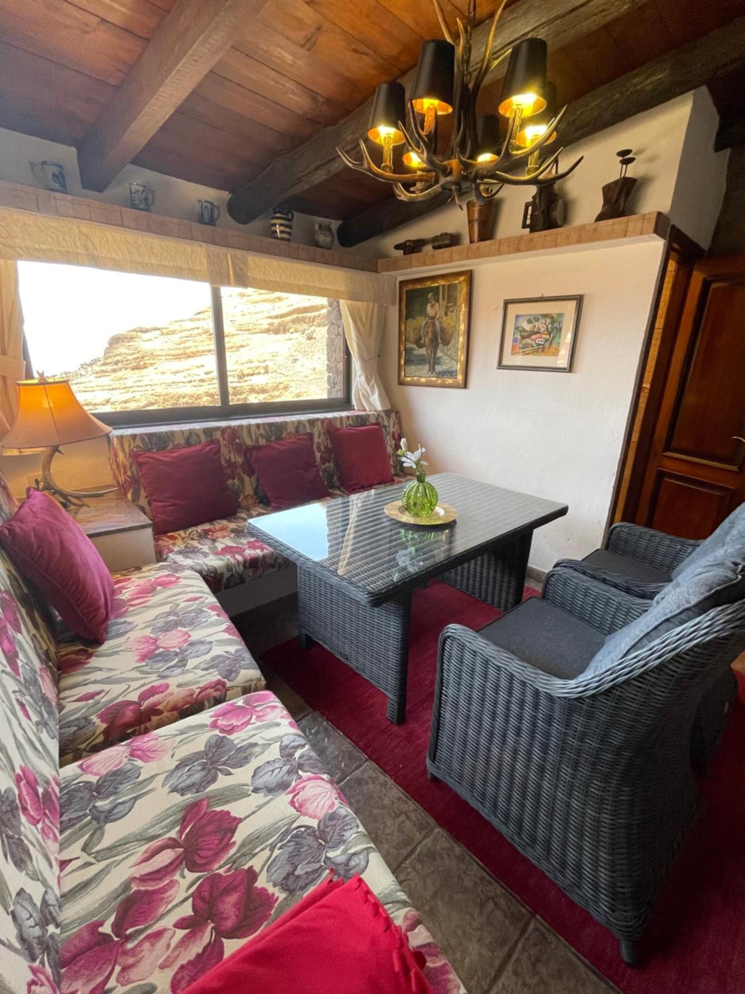 Castillo Lanzarote Villa Sophie - Luxury Villa -Sleep In A Volcanic Cave With Heated Pool Тіас Екстер'єр фото