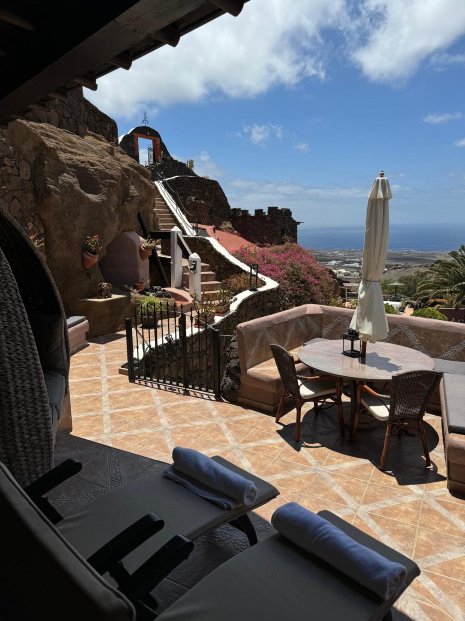 Castillo Lanzarote Villa Sophie - Luxury Villa -Sleep In A Volcanic Cave With Heated Pool Тіас Екстер'єр фото