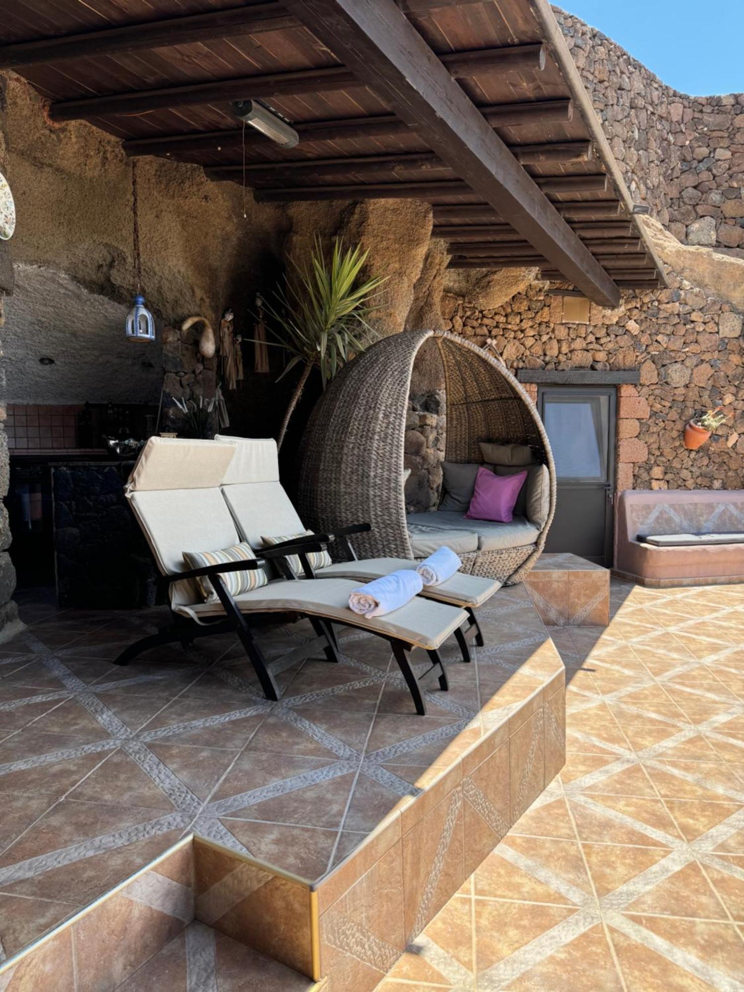 Castillo Lanzarote Villa Sophie - Luxury Villa -Sleep In A Volcanic Cave With Heated Pool Тіас Екстер'єр фото