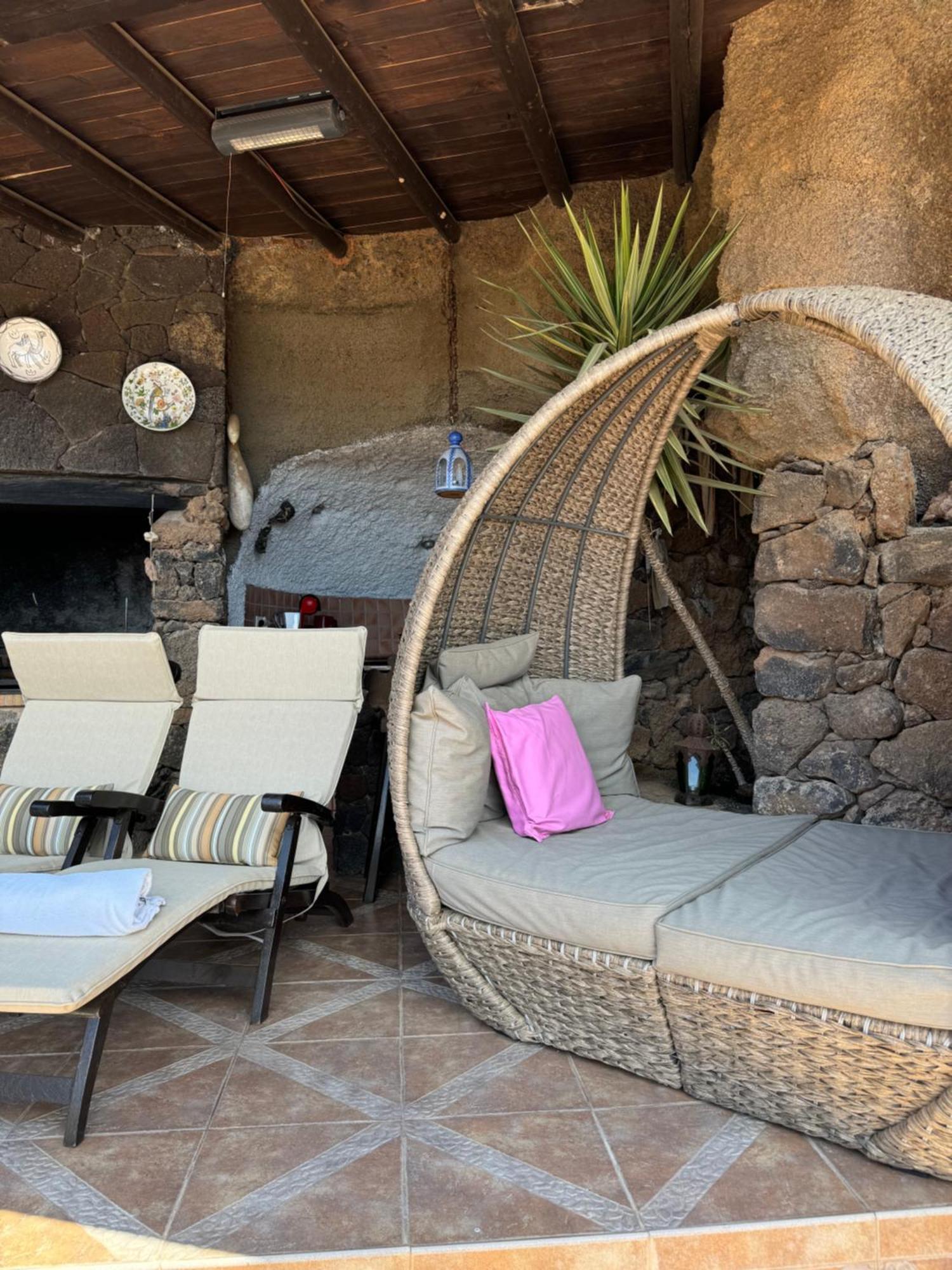 Castillo Lanzarote Villa Sophie - Luxury Villa -Sleep In A Volcanic Cave With Heated Pool Тіас Екстер'єр фото